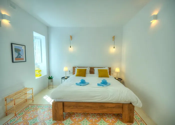 Charming 1Bedroom,Roof Terrace Near Valletta Dazz1-1